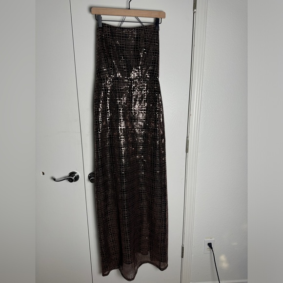 MICHELLE MASON, Corset Gown in Shell, size 6 - Picture 2 of 6